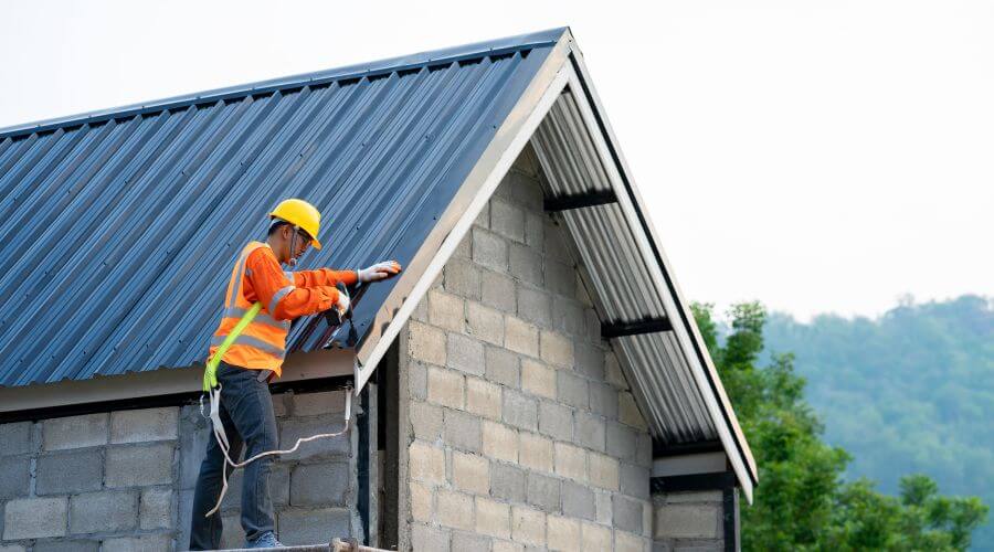 Expert Emergency Roof Repairs services in Levasy, MO
